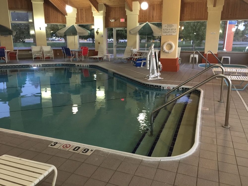 Baymont By Wyndham Pella 6/40