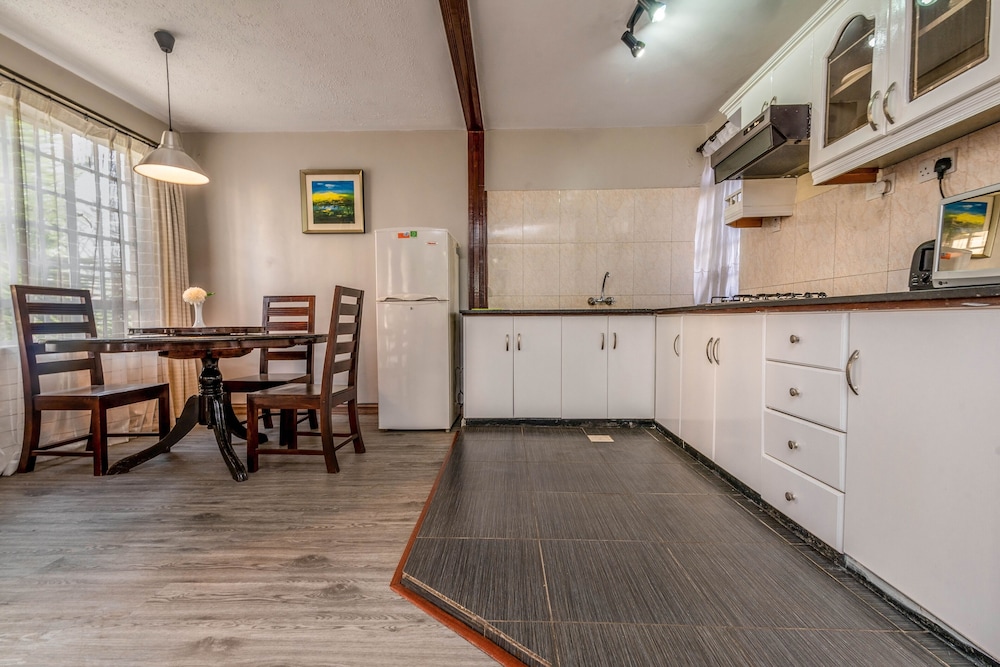 Eldon Suites Apartments 31/34