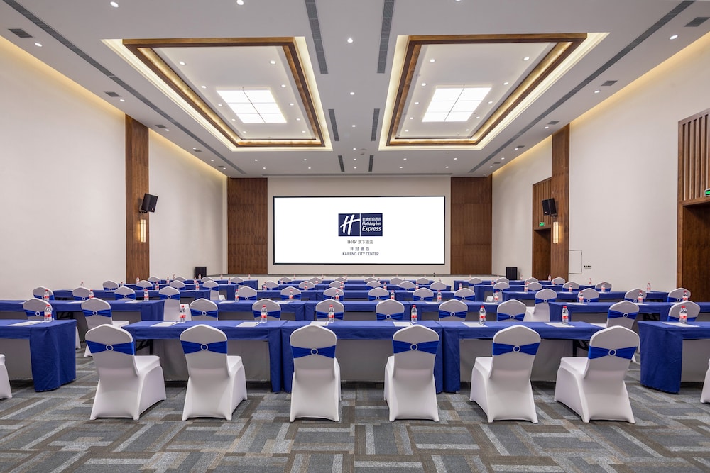 Holiday Inn Express Kaifeng City Center 44/47