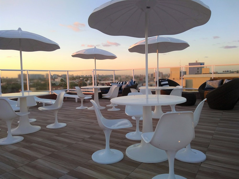Simas Praia Hotel 58/65