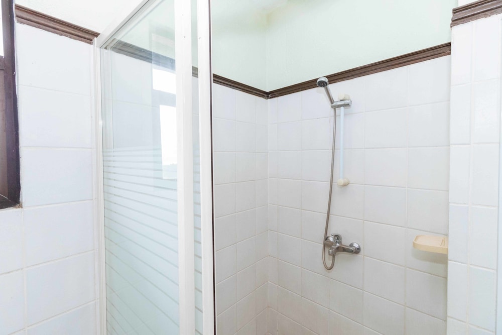 Reddoorz Plus The Ridge Tagaytay City 23/23