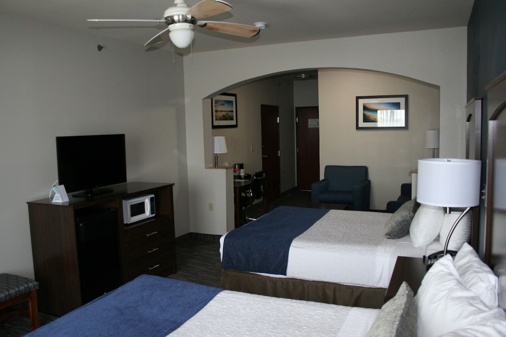 Best Western Plus Lake Dallas Inn & Suites 7/27