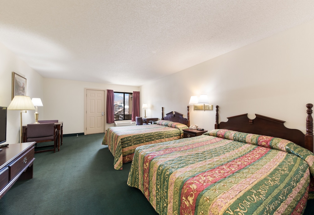 The Wander Hotel, a Ramada by Wyndham 5/52