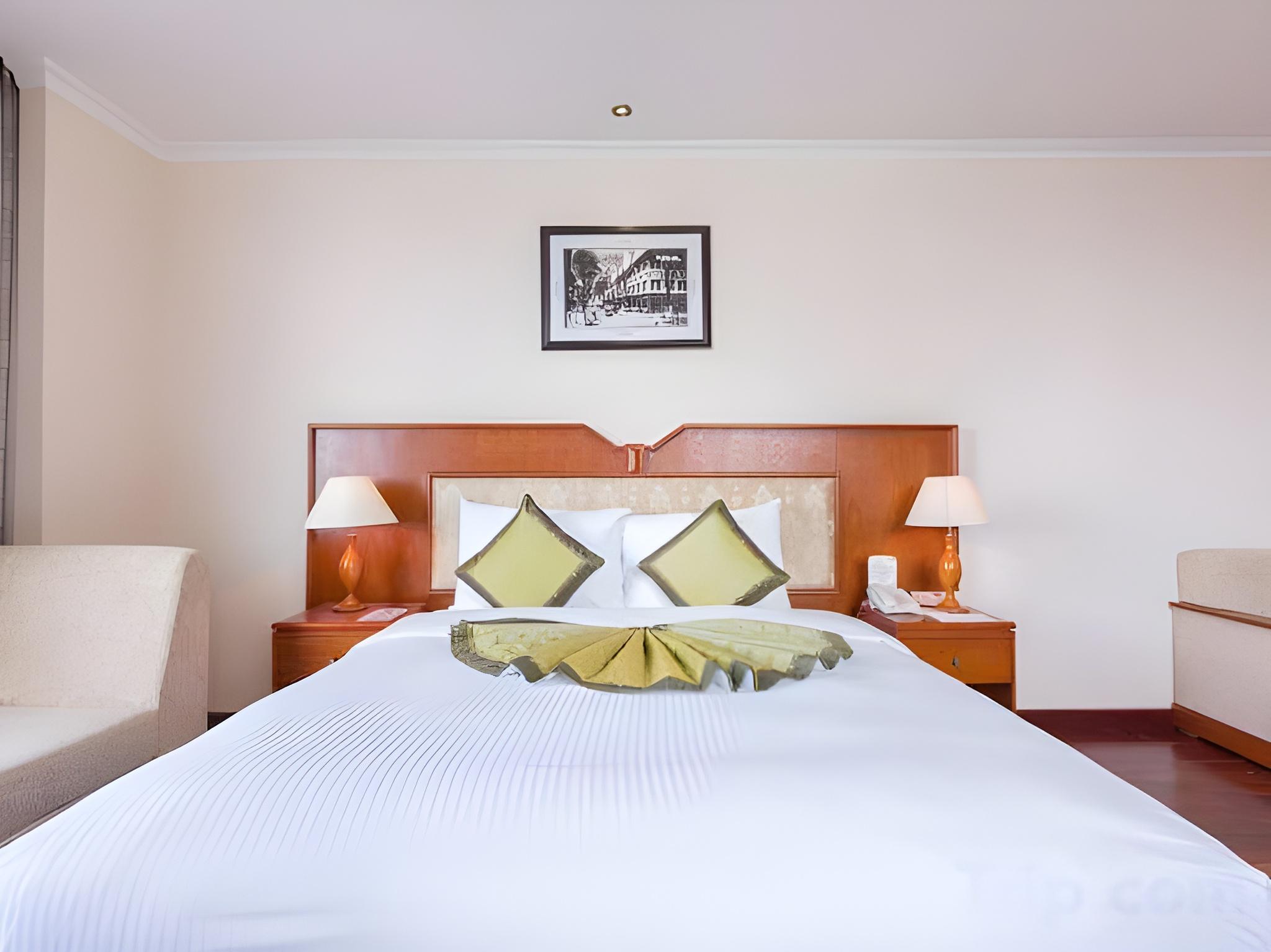 Deluxe, King Bed