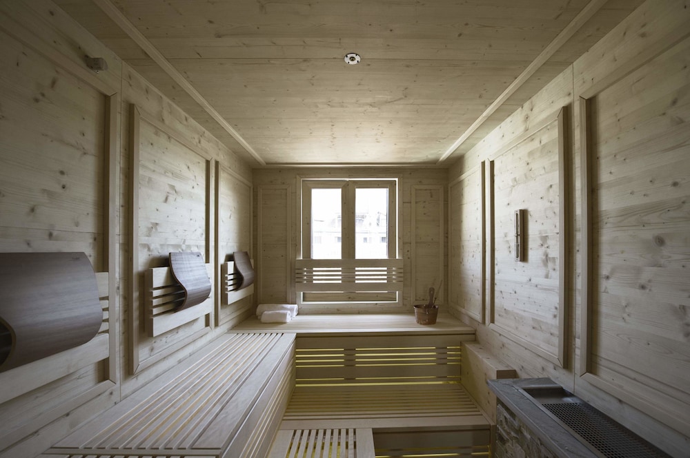 swimming pool spa