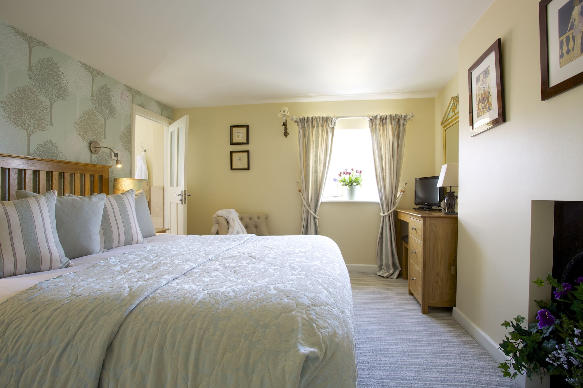 Fireside, Family, Double Bed