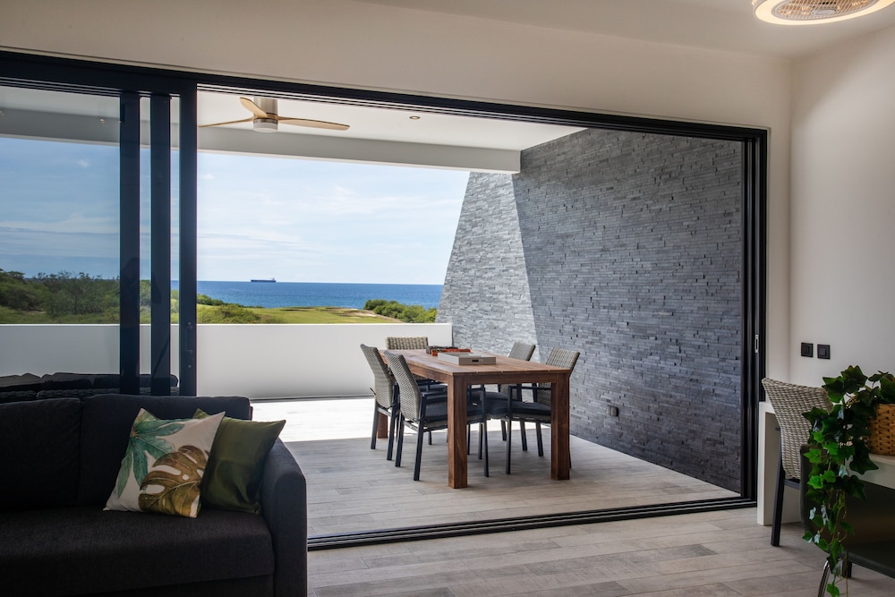 The Reef at Blue Bay Golf & Beach Resort 20/50