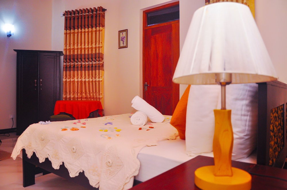 Kandyan Residency 10/50