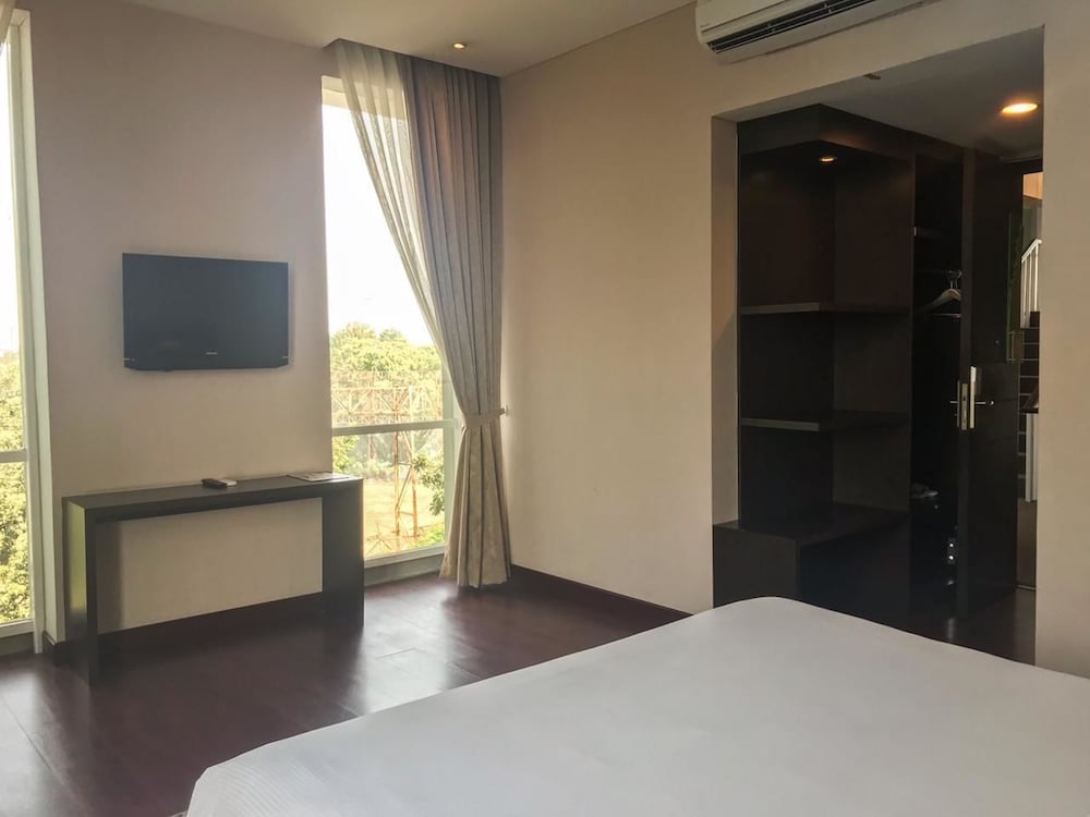 Oasis Siliwangi Sport Hotel 30/48