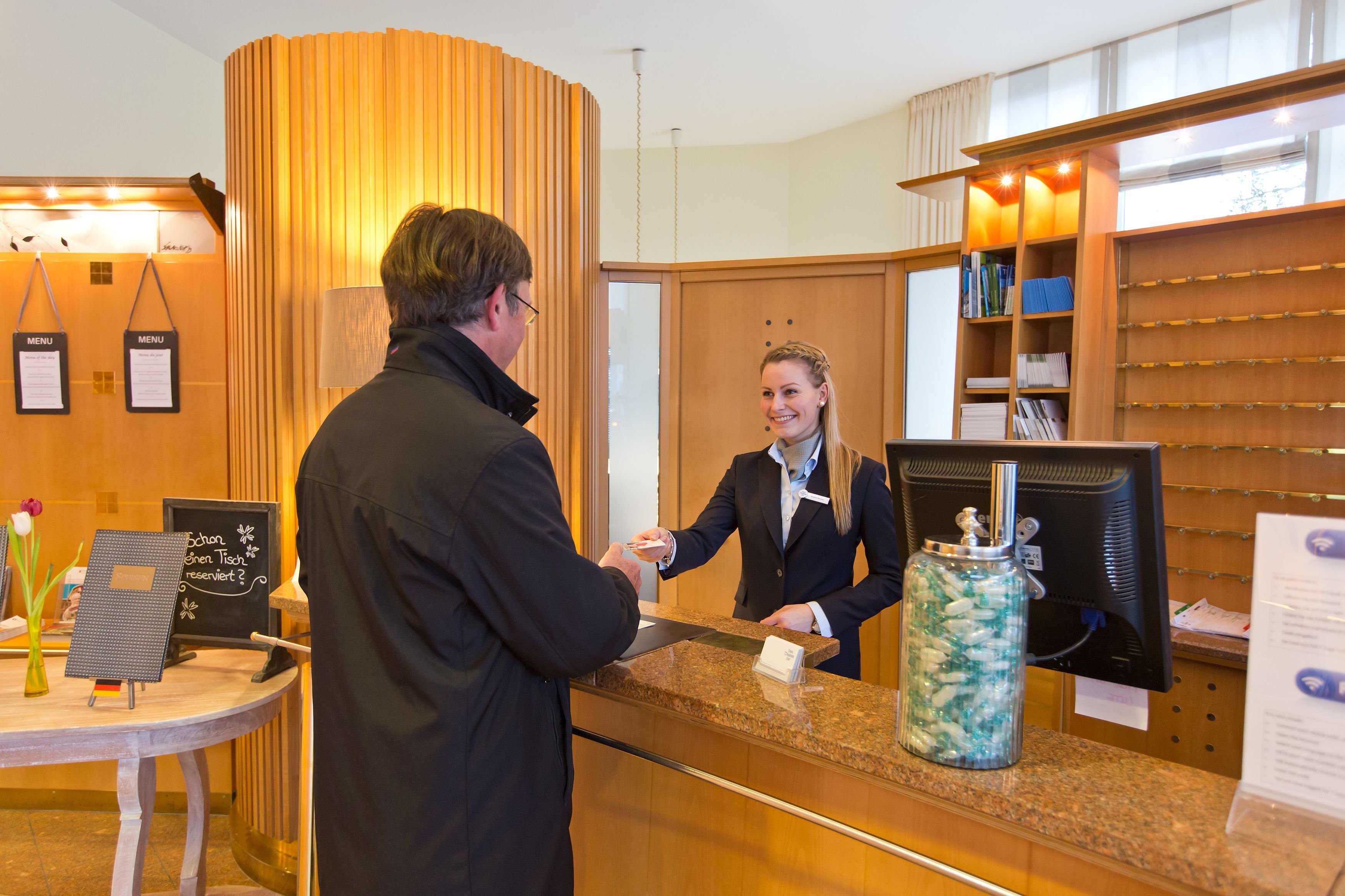 HOTEL DEUTSCHER HOF 2/10
