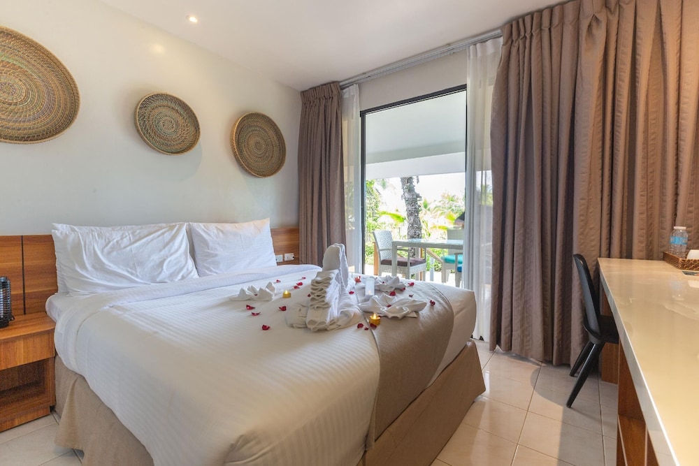 Golden Sands Destination Resorts 11/57