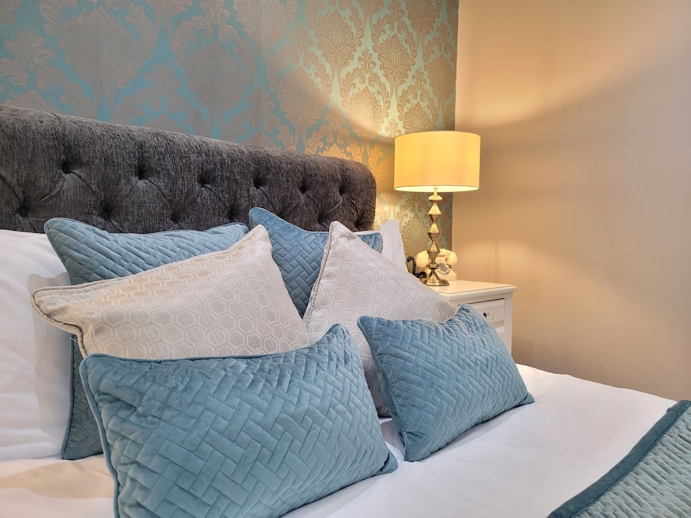 The Old Rectory Hotel 24/50