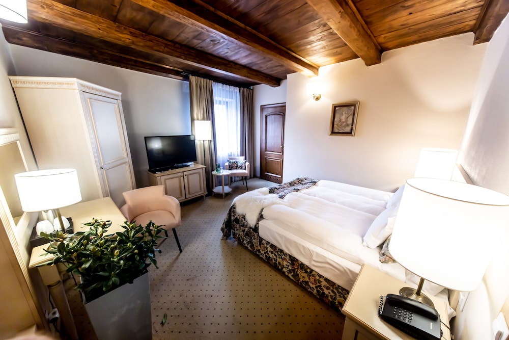 Hotel Rubinstein 13/50