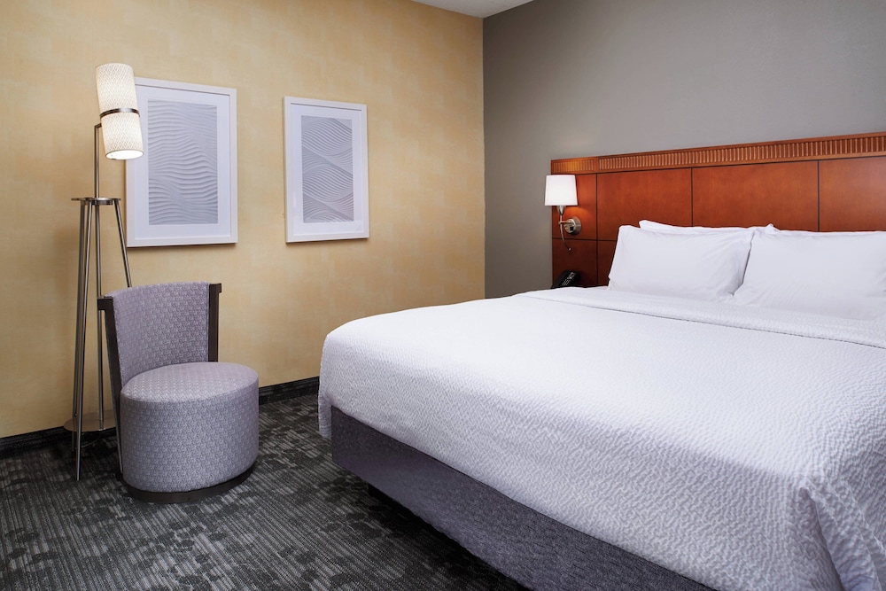 Room at Courtyard by Marriott Columbus Dublin, DUBLIN - OH