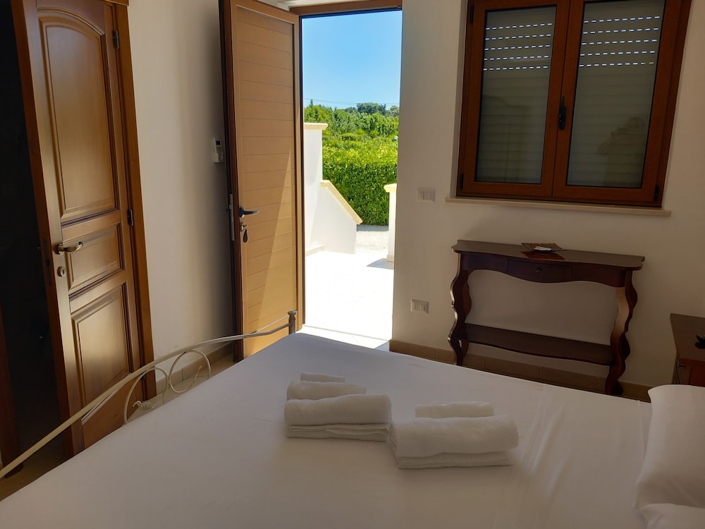 CLASSIC, DOUBLE BED, GARDEN VIEW