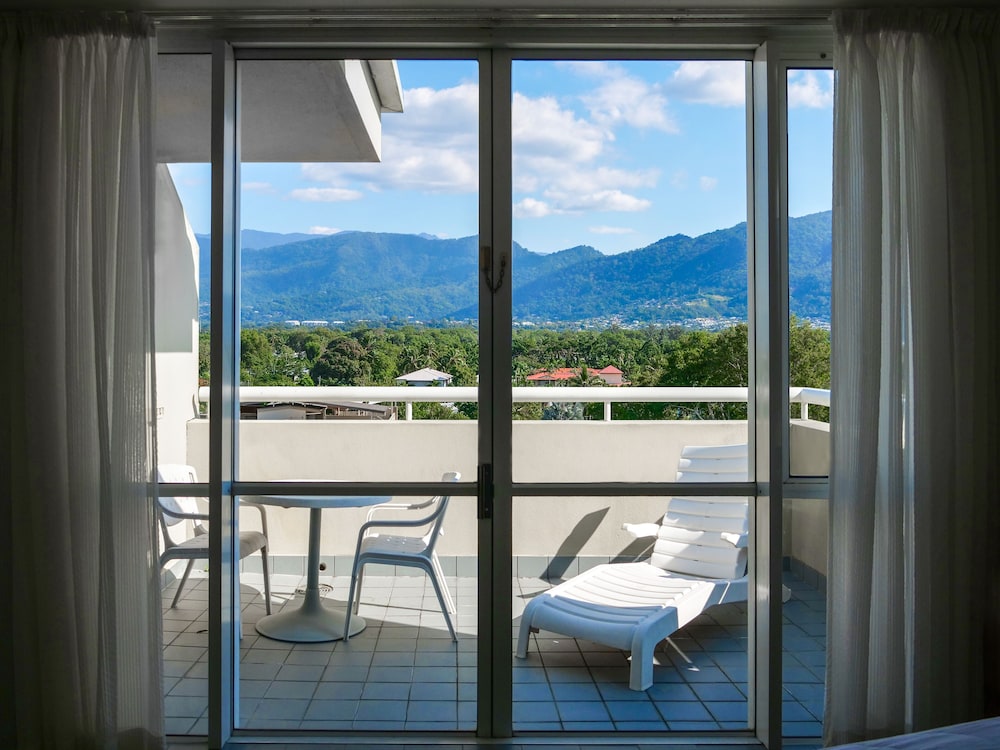 Cairns Harbourside Hotel 31/60