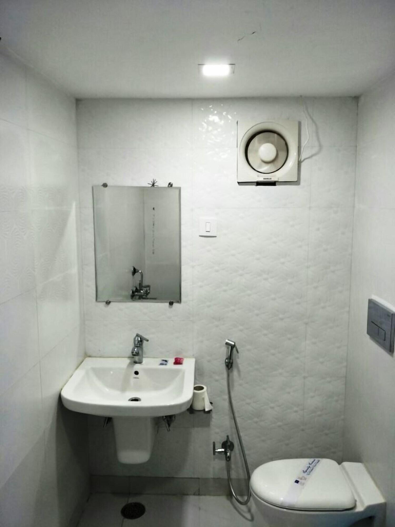 Hotel Mandakini Lush 27/28