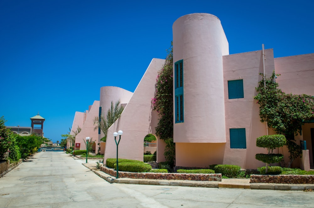Eagles Downtown Zahabia Resort & Aqua Park in HURGHADA