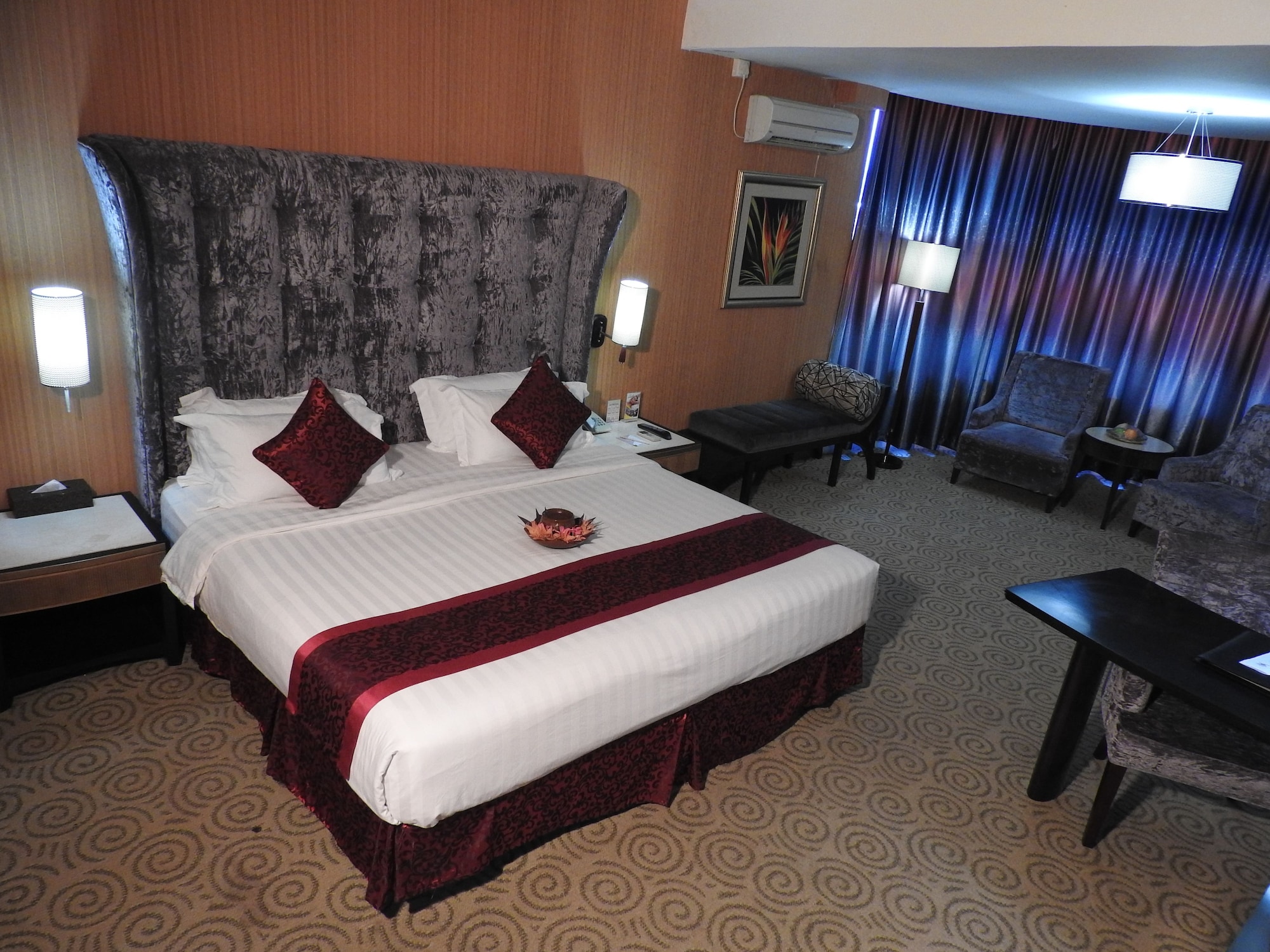 JUNIOR SUITE