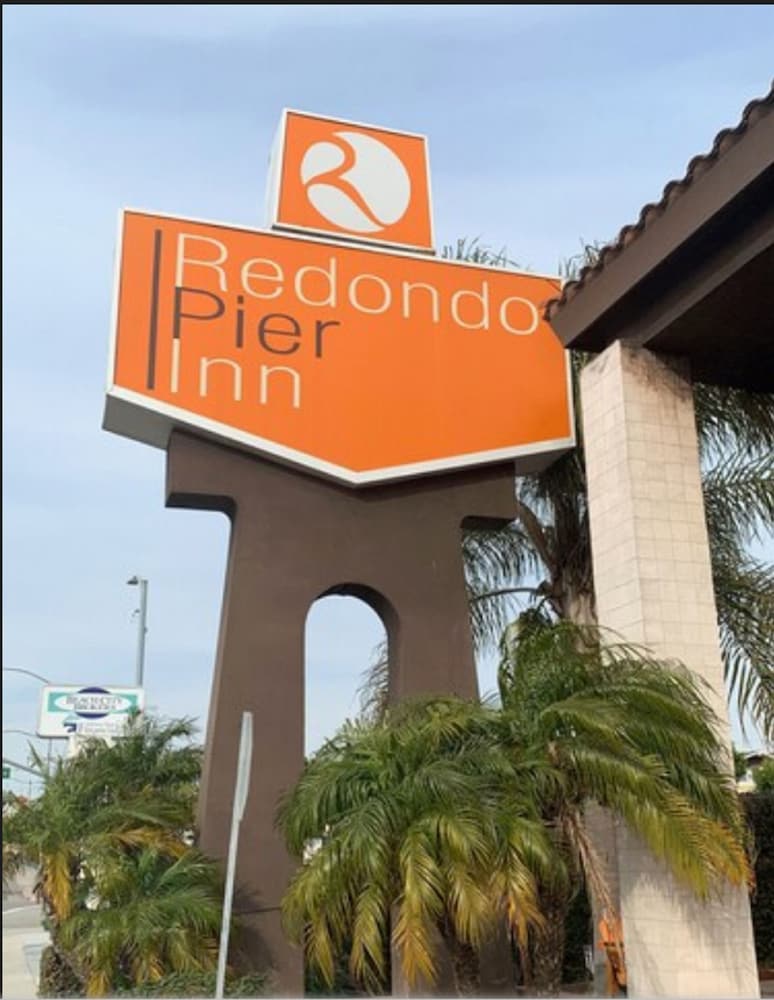 Redondo Pier Inn 3/24
