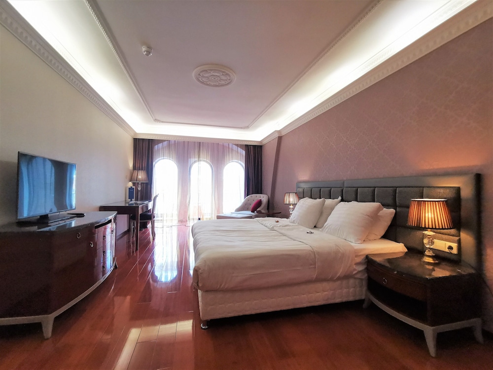 Chasse Hotel 11/64