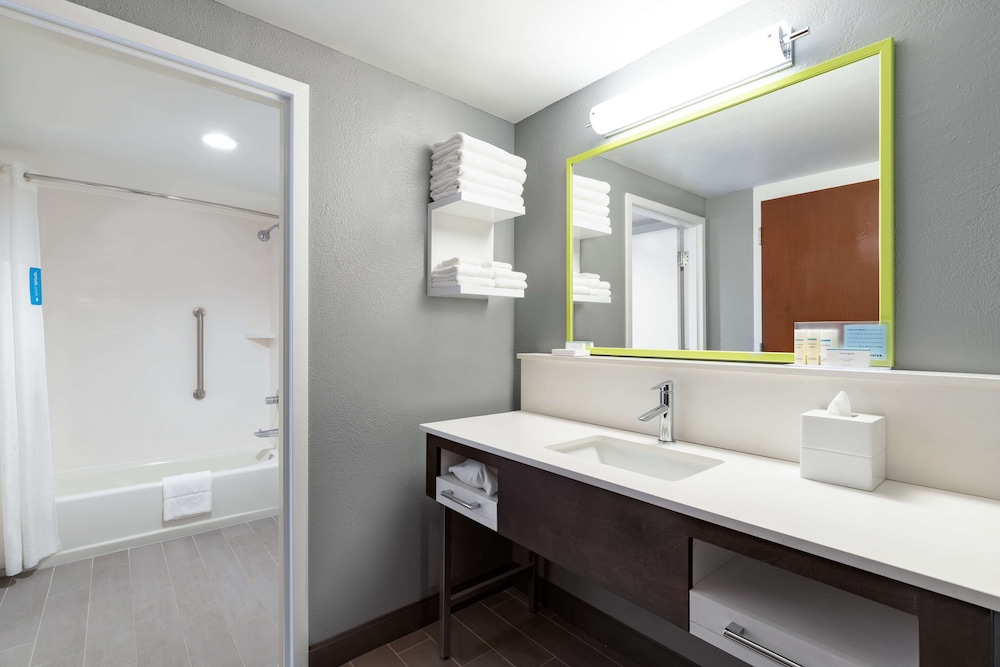 Hampton Inn Greenville/Simpsonville 17/38