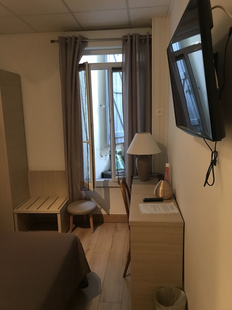 Hotel Lutetia 24/40