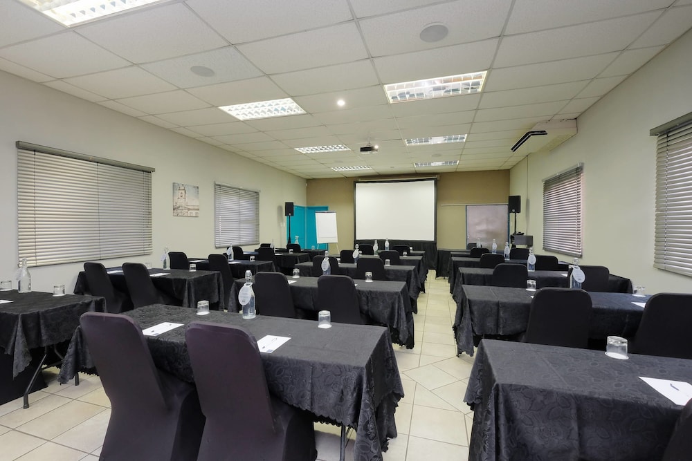 Protea Hotel By Marriott Polokwane Landmark 38/45