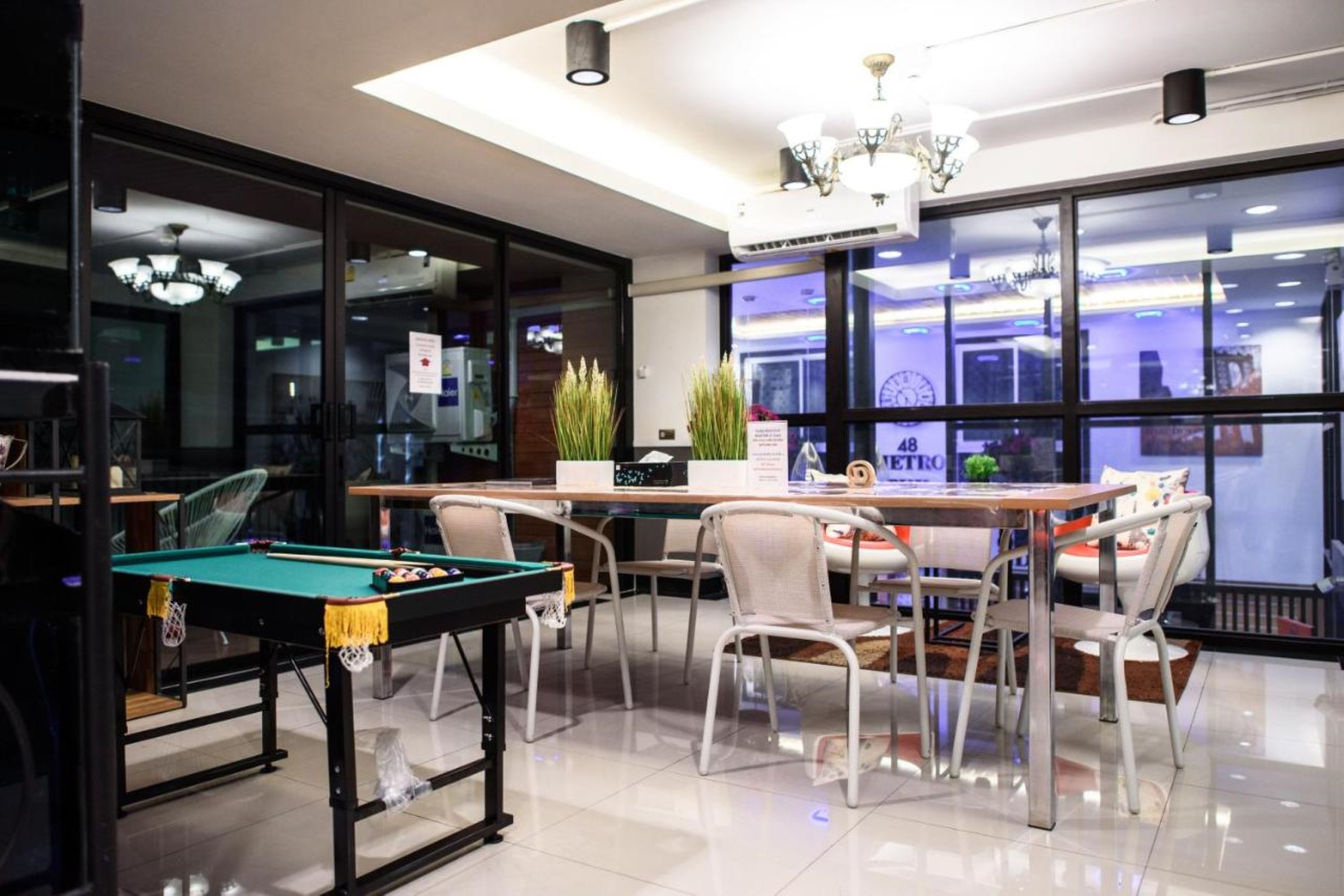 48 Metro Hotel Bangkok by ZUZU 93/101