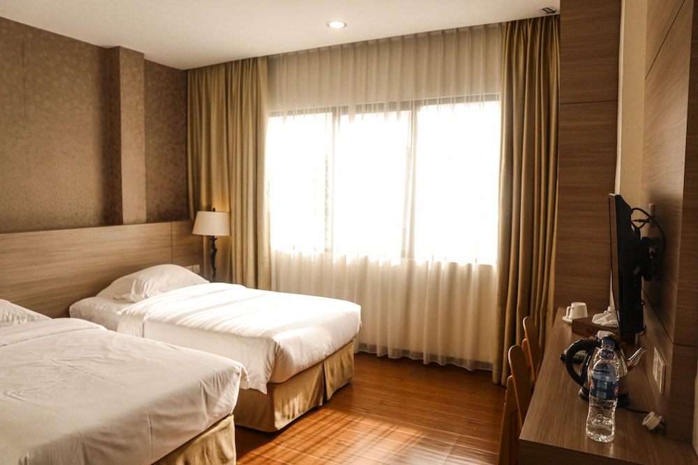 Hana Hotel 30/50