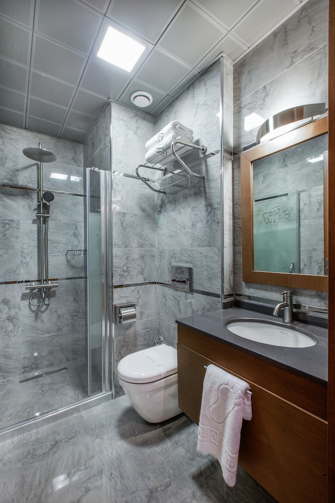 Ferman Hilal Hotel 62/63