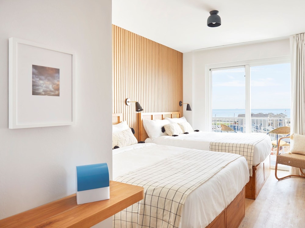 DELUXE, 2 QUEEN BEDS, OCEAN VIEW, TERRACE