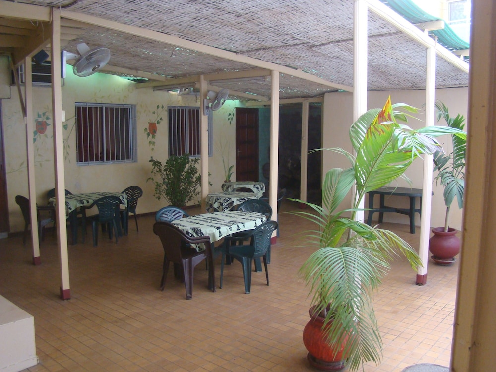 Al Baraka Hotel 48/50