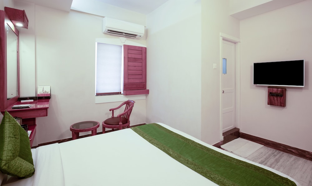 Treebo The Qasr 22/39