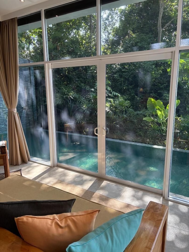 Ambong Pool Villas 22/50