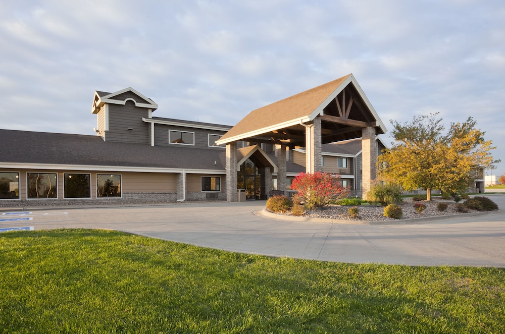 AmericInn by Wyndham Osceola 4/33