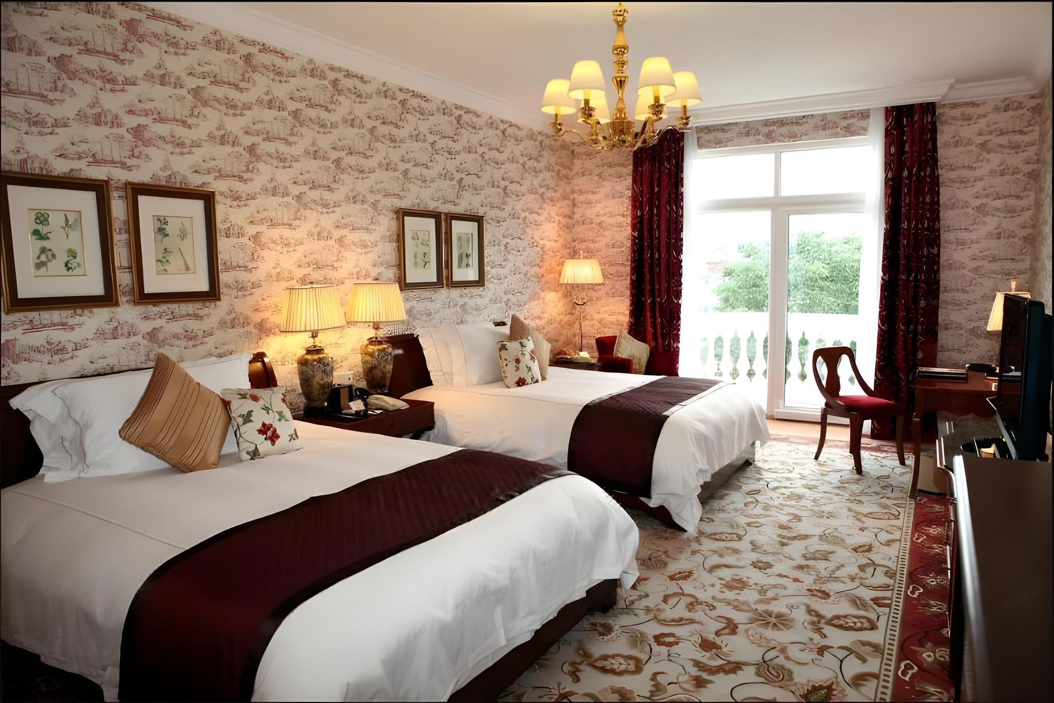 Feature, Deluxe, 2 Beds, Balcony