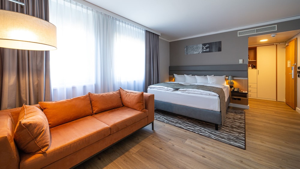 Holiday Inn Berlin Airport Conference Centre Formerly Holiday Inn Berlin International Airport 22/75