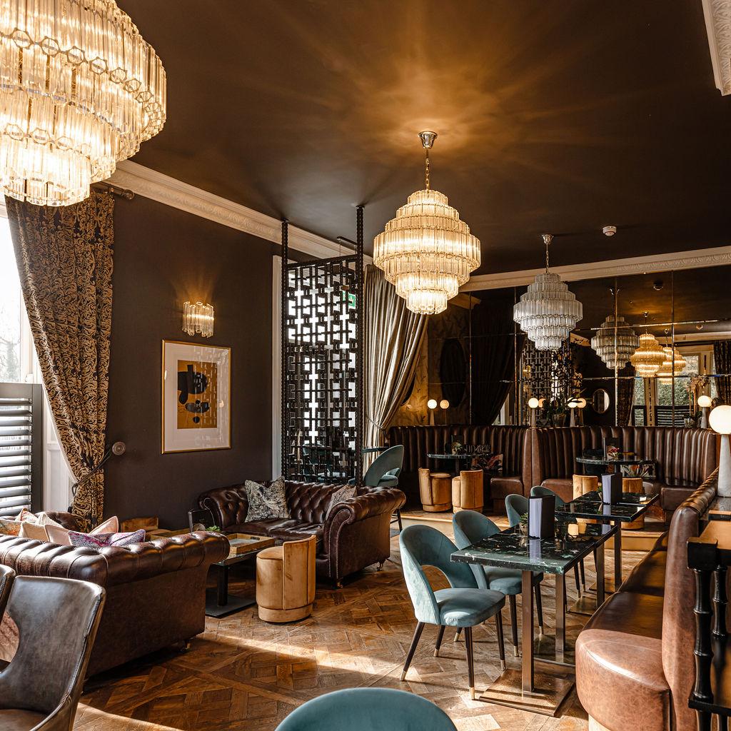 Manor House Lindley 23/31