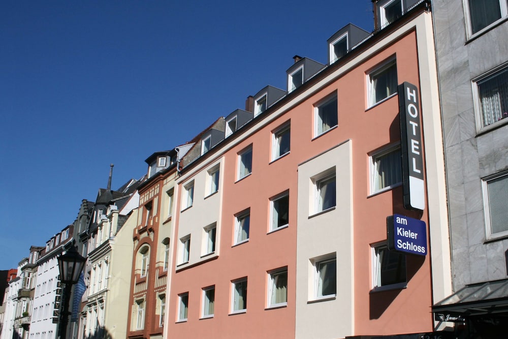 Hotel Am Kieler Schloss Kiel By Premiere Classe 1/33