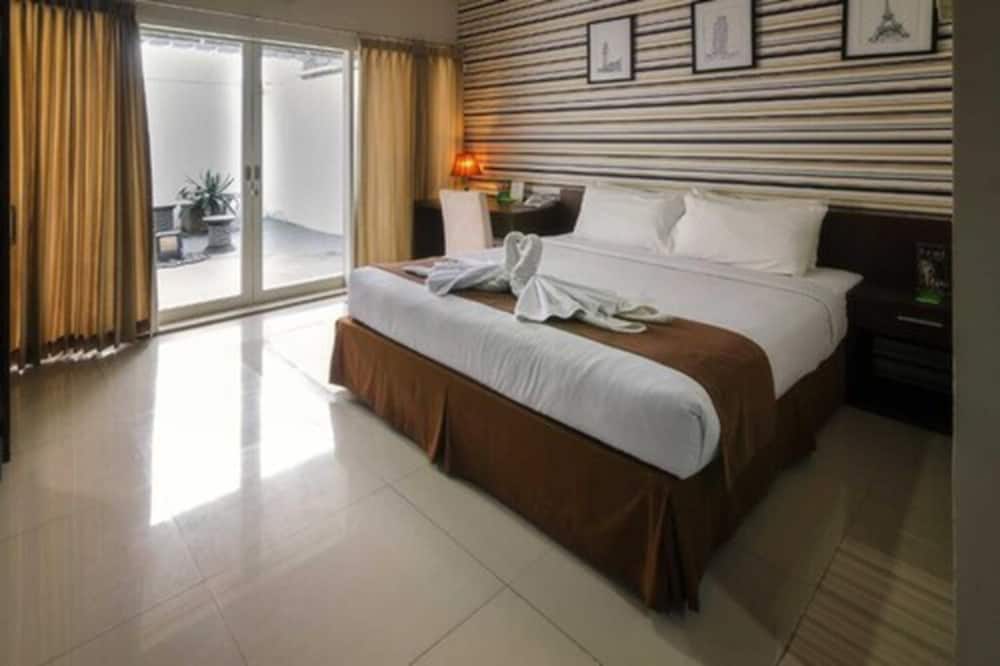 The Square Surabaya 15/68