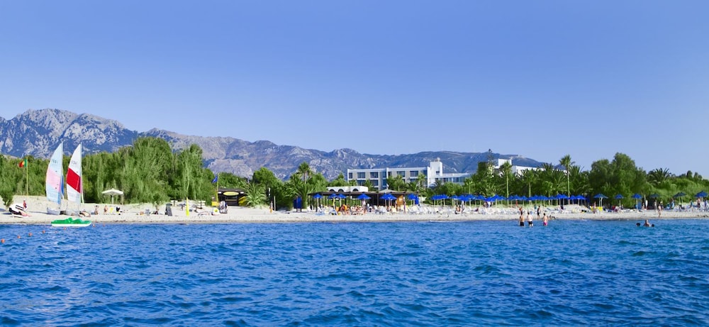 Caravia Beach 56/64