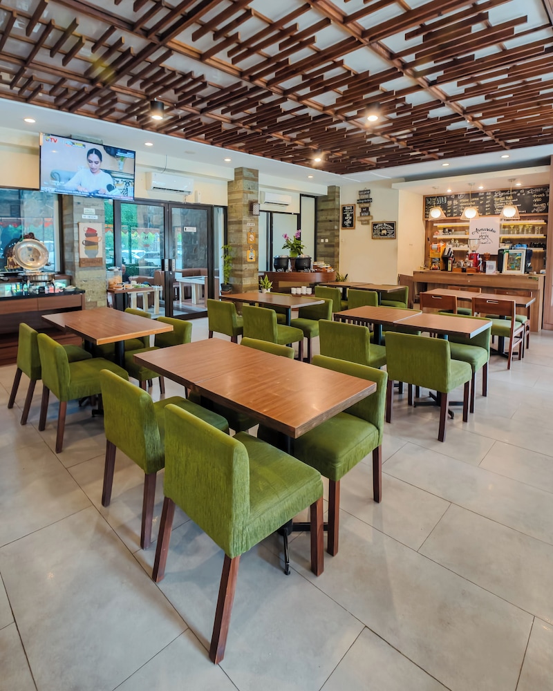 Loji Hotel Solo 48/64