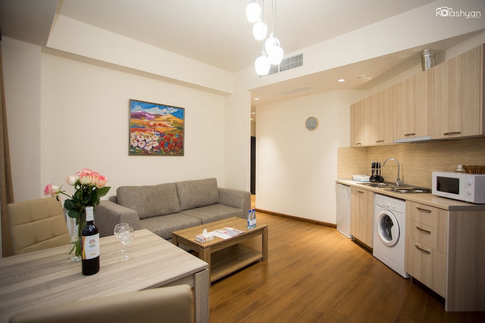 Welcome City Center Apartments 38/50