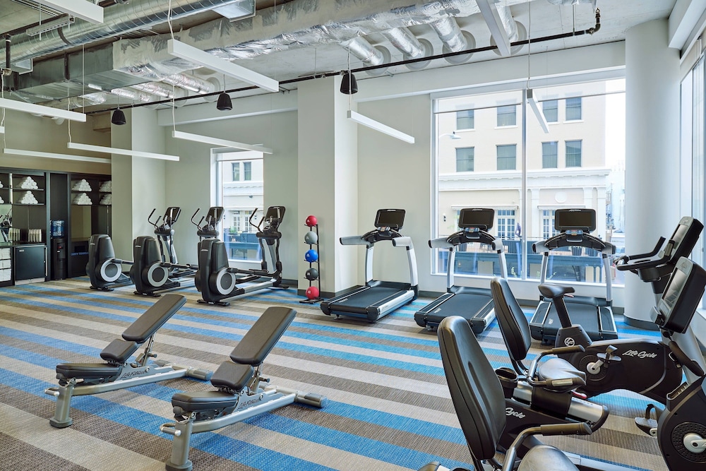 Aloft Austin Downtown 38/58