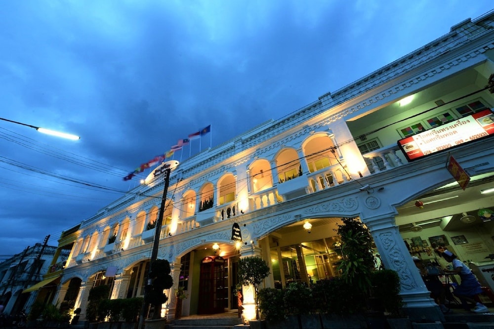 Baan Phuanda Phuket 4/79