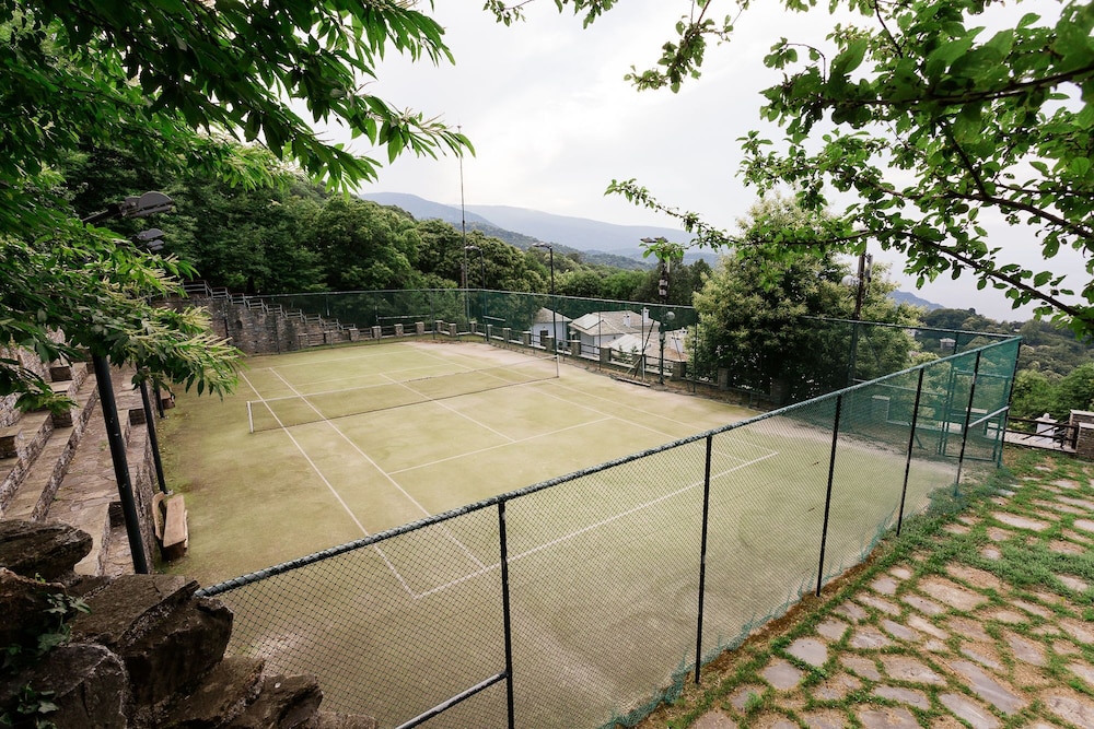 12 Months Luxury Resort 47/88