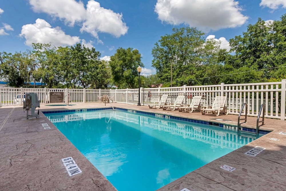 Comfort Suites Ocala - North 32/37