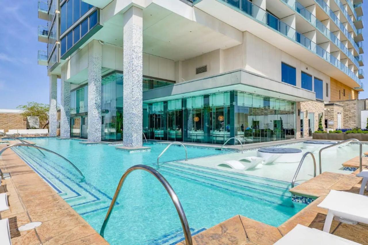 The Adele Palazzo Suite at Palms Place 11/23