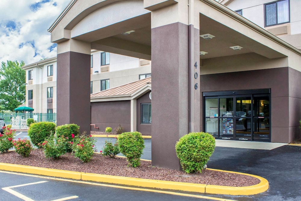 Wingate by Wyndham Salisbury 7/37